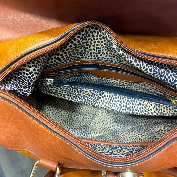 Brown duffle purse. No name leopard inside lining. - Picture 4 of 7